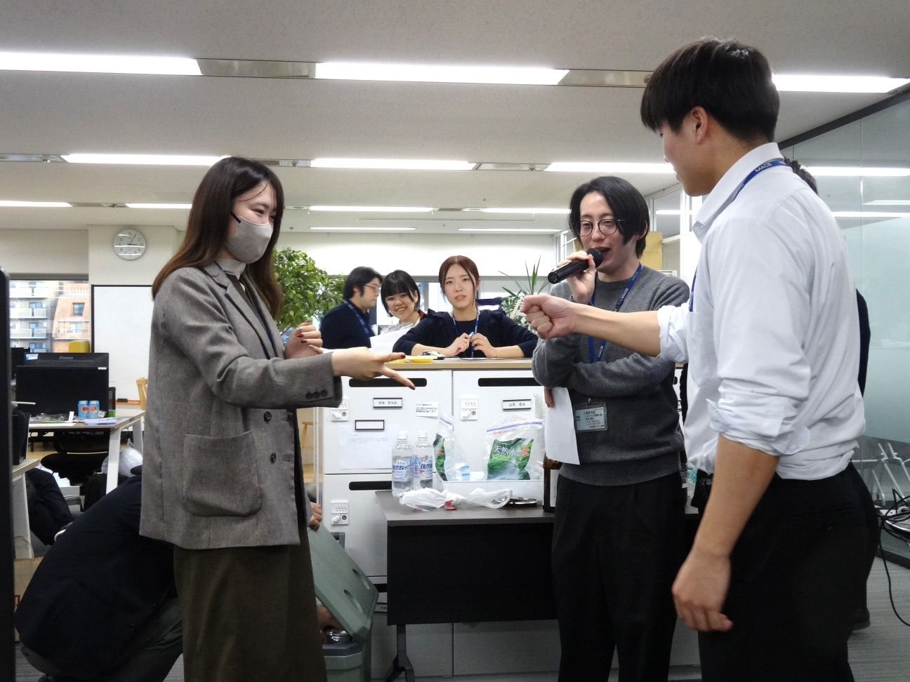 納会
